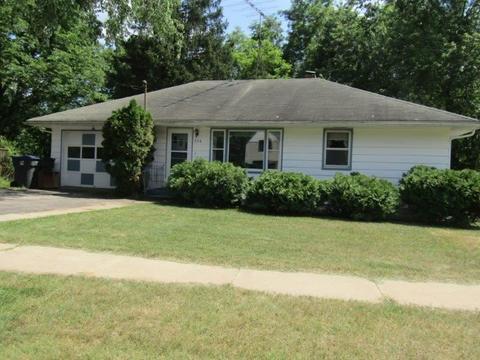 256 E Park St, Montello, WI 53949 photo 1