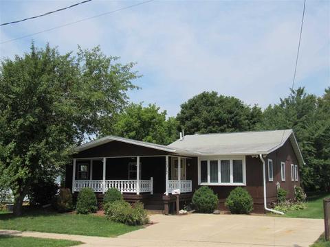 2017 7th St, Monroe, WI 53566 photo 1