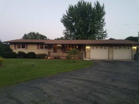 2404 E Lorena Dr, Beloit, WI 53511 photo 1