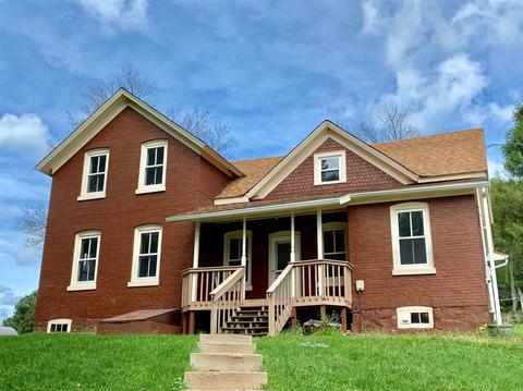 w10130 Kratche Road, Elroy, WI 53929 photo 1