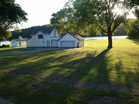 3026 S Riverside Dr, Beloit, WI 53511 photo 1