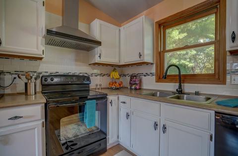 21 Geronimo Cir, Madison, WI 53713 photo 1
