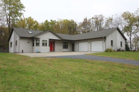5901 E Creek Rd, Beloit, WI 53511 photo 1