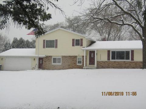 1002 Thomas St, Ripon, WI 54971 photo 1