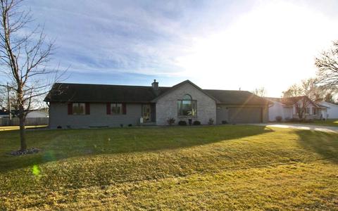 710 E Petunia Ln, Beloit, WI 53511 photo 1