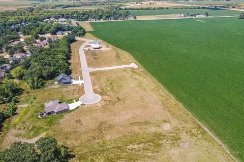 2690 Woodside Dr, Beloit, WI 53511
