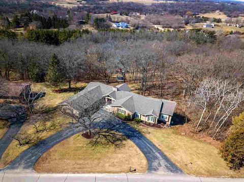 5121 N Grandview Dr, Milton, WI 53563 photo 1