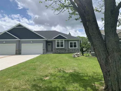 4557 Golf Dr, Windsor, WI 53598 photo 1