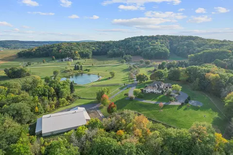 e6918 Ski Hill Road, Reedsburg, WI 53959