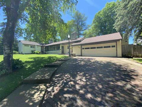 816 Newbury St, Ripon, WI 54971 photo 1
