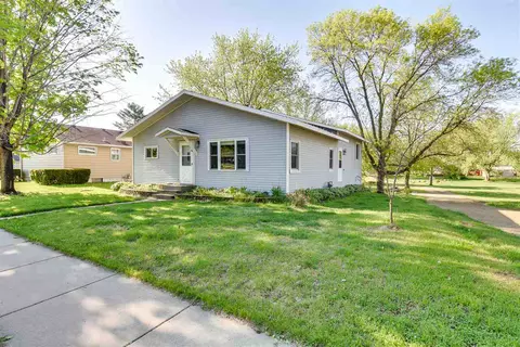 146 E Madison St, Spring Green, WI 53588 photo 1