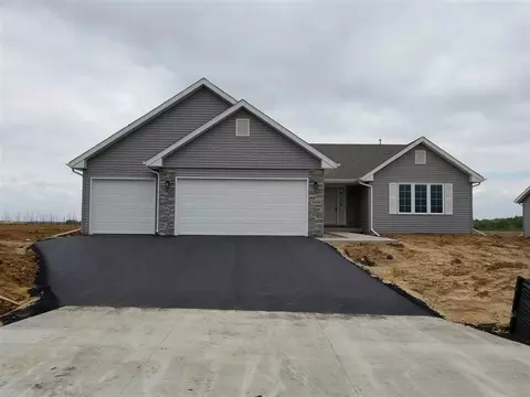 3690 Eagles Ridge Dr, Beloit, WI 53511 photo 1