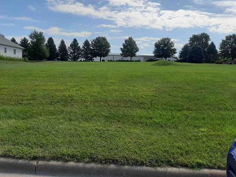 1365 Reddy Dr, Platteville, WI 53818