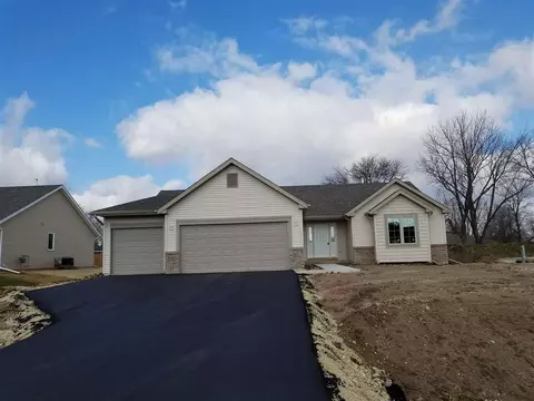 747 E Limerick Ln, Beloit, WI 53511 photo 1