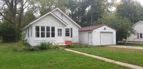 520 E North St, Poynette, WI 53955 photo 1
