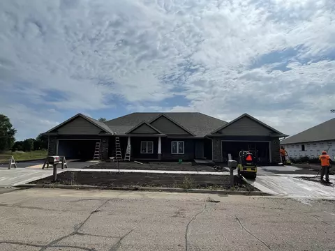 3107 S Bartells Dr, Beloit, WI 53511 photo 1