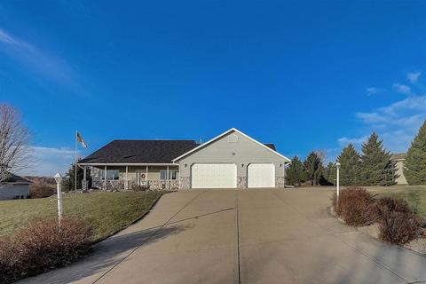 7316 Springhelt Dr, Dane, WI 53529 photo 1