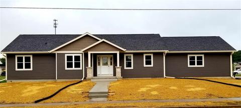 110 4th St, Mazomanie, WI 53560 photo 1