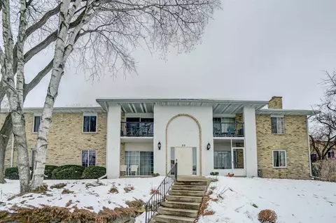 33 Golf Course Rd #E, Madison, WI 53704 photo 1