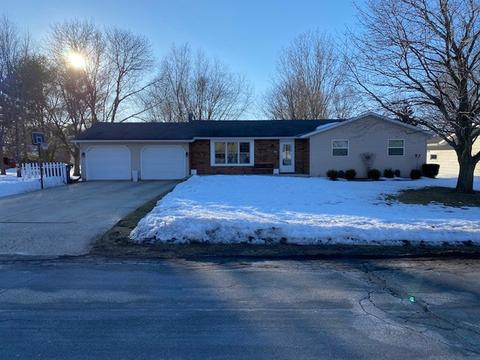119 Hilltop Dr, Fall River, WI 53932 photo 1