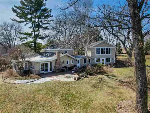 2234 Colladay Point Dr, Stoughton, WI 53589 photo 1