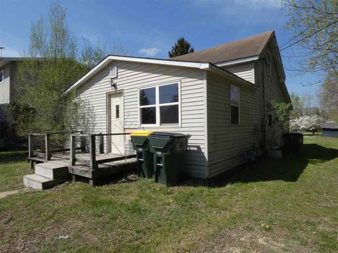 327 S Iowa St, Muscoda, WI 53573