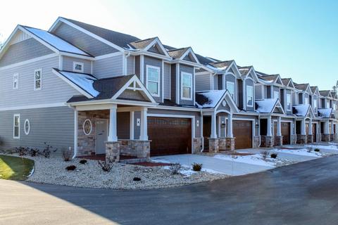 1204 S Main St #7, Lake Mills, WI 53551