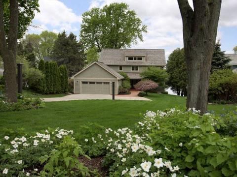 1225 Farwell Dr, Madison, WI 53704 photo 1
