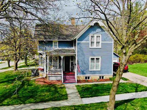 305 E Ogden St, Jefferson, WI 53549 photo 1