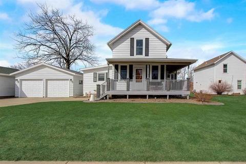 203 E 3rd St, Waunakee, WI 53597 photo 1