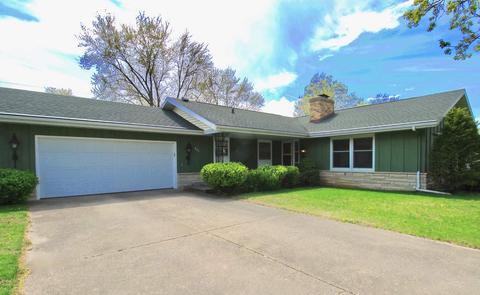834 E Petunia Ln, Beloit, WI 53511 photo 1