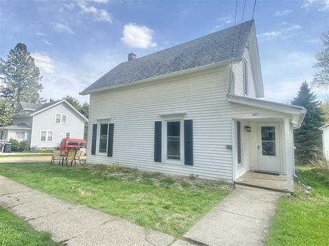 207 Maple Ave, Clinton, WI 53525 photo 1