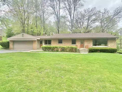 626 E Baldwin Woods Rd, Beloit, WI 53511 photo 1