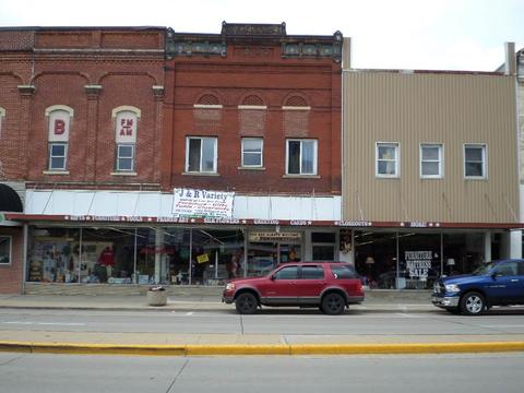 1006 Superior Ave, Tomah, WI 54660