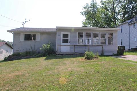 322 S Jackson St, Lancaster, WI 53813 photo 1