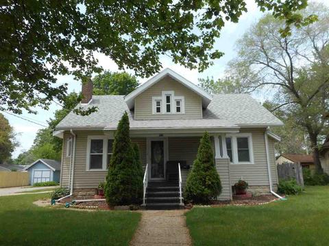 958 Moore St, Beloit, WI 53511 photo 1