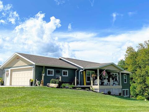 363 Highpointe Loop, Mcgregor, IA 52157 photo 1