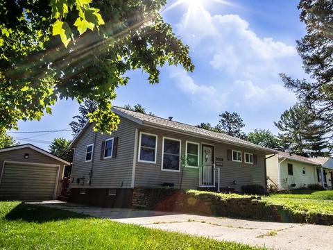 2009 Greenview Dr, Beloit, WI 53511 photo 1