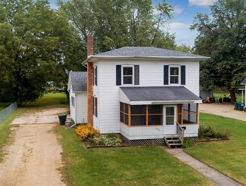 539 Eureka St, Ripon, WI 54971 photo 1