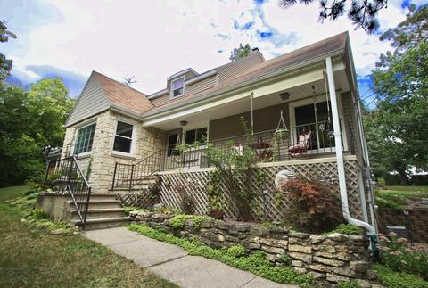 2127 S Riverside Dr, Beloit, WI 53511 photo 1