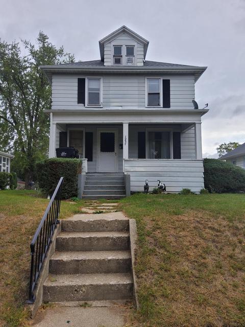 1237 Oak St, Beloit, WI 53511 photo 1