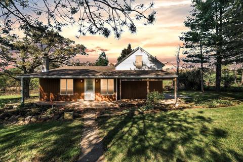 12216 W Carroll Rd, Beloit, WI 53511 photo 1