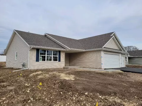 869 Bridget Dr, Beloit, WI 53511 photo 1