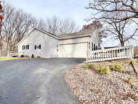 595 Azalea Ter, Beloit, WI 53511 photo 1