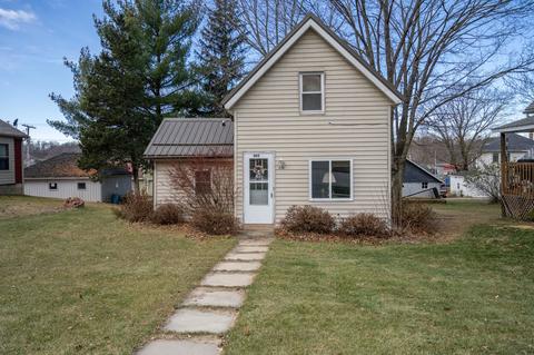 305 N East St, Wonewoc, WI 53968 photo 1