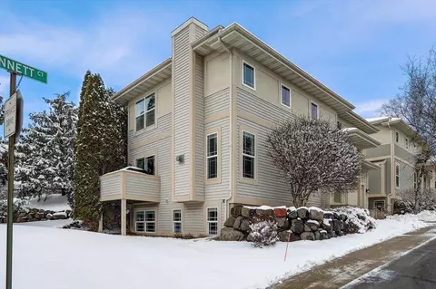 1 Bennett Ct, Madison, WI 53719 photo 1