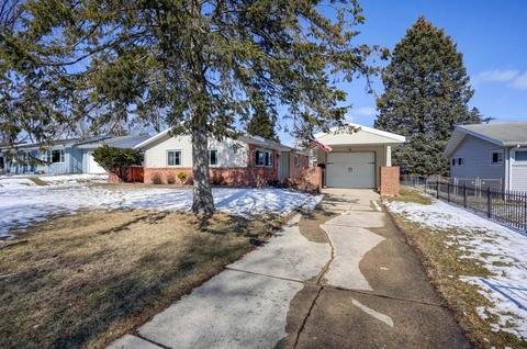 718 Hintze Rd, Madison, WI 53704 photo 1