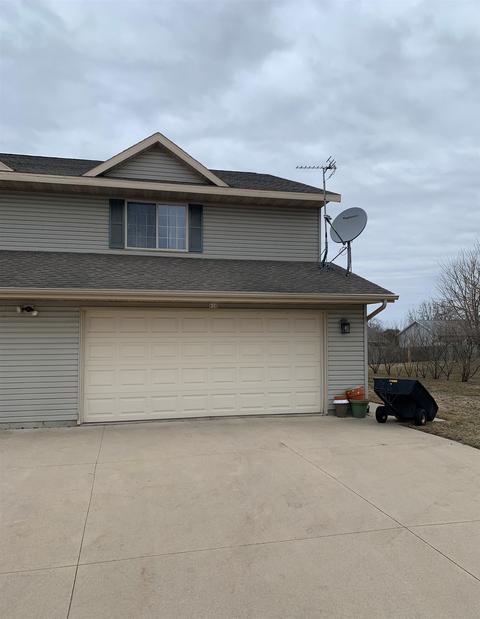 610 N Main St, Fall River, WI 53932 photo 1
