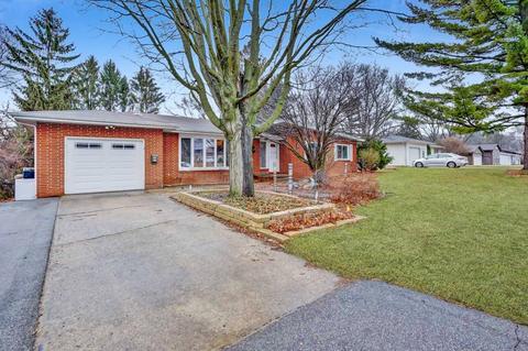 701 Crestview Dr, Madison, WI 53716 photo 1