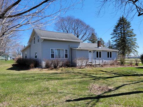 1406 E 6th Ave, Brodhead, WI 53520 photo 1
